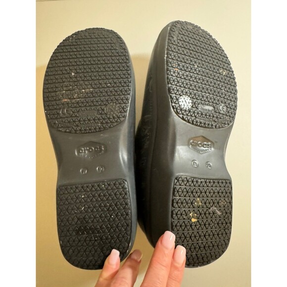 Crocs 205385-0ZC Women’s Clog Neria Pro II Floral size 10 Black Nursing EUC - Picture 8 of 9